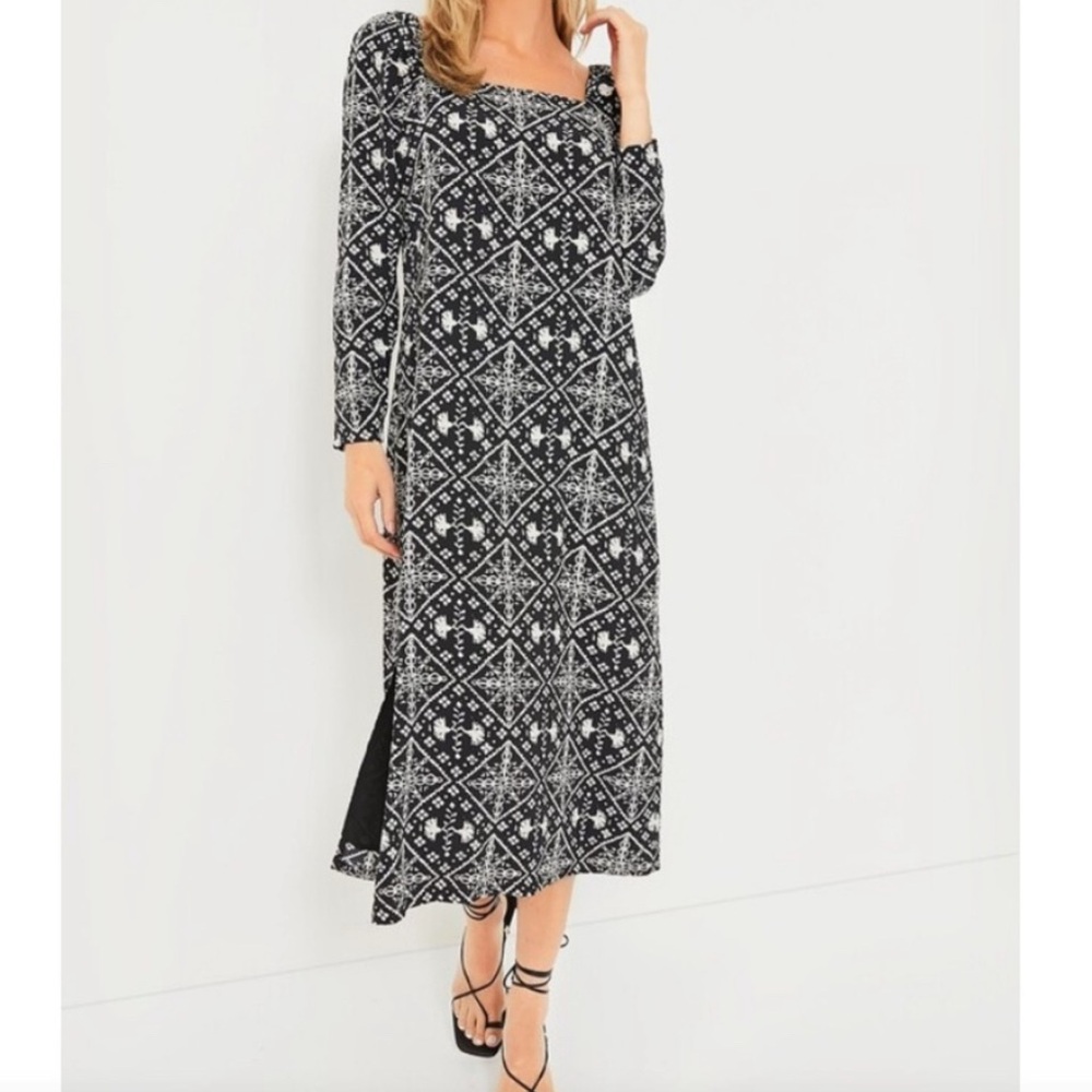 Hyacinth House Women’s Square Neck Sabrina
Midi Dress Size XS